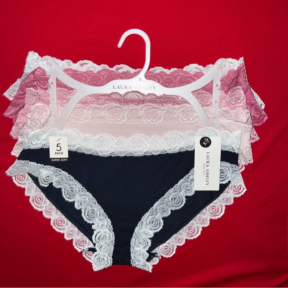 AUTHENTIC (NWT)